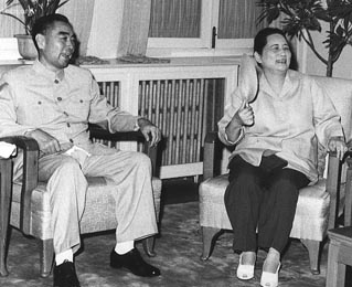 1961年周恩來、宋慶齡在北京會見國賓