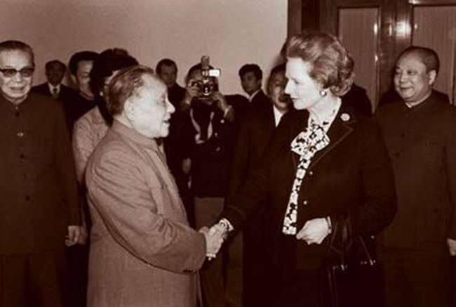 1984年12月19日，鄧小平會見撒切爾夫人。
