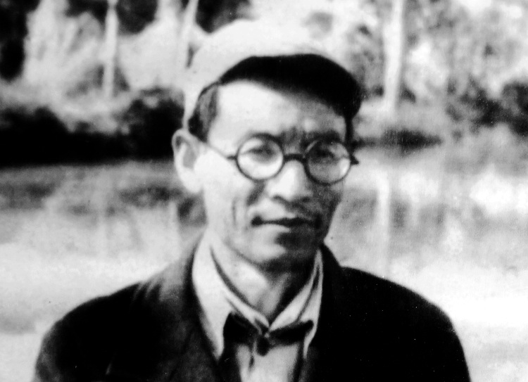 圖為1948年秋，《人民日報》總編輯張磐石在河北平山。人民網蔣建華翻拍於《人民日報》報史展。