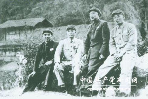 1951年10月，楊勇（左起）、張愛萍、王平、葉飛在朝鮮戰地。