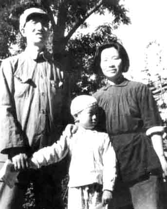 1949年，徐向前與夫人黃杰在石家庄。