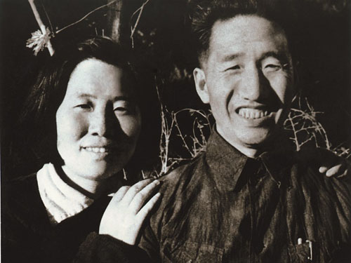 1946年五四青年節，徐向前與黃杰在延安結婚。