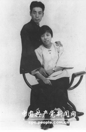 1925年周恩來鄧穎超結婚照