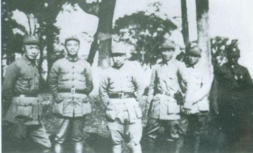 1939年，陳毅（左起）、劉炎、劉飛、葉飛、吳煜、喬信民與新四軍六團部分領導。