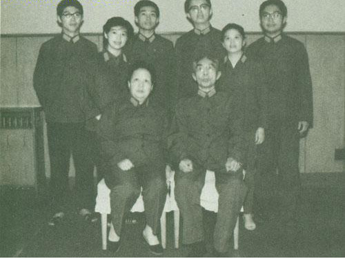 1984年，王新亭與夫人田維新及子女