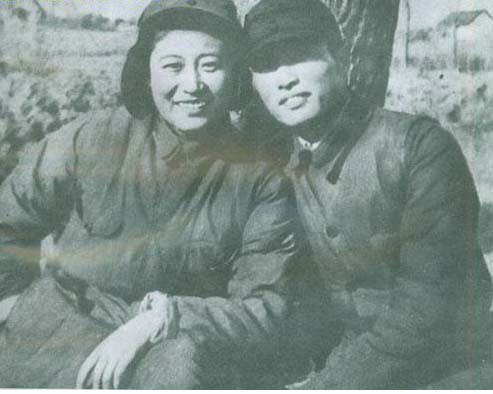 1942年，张爱萍同夫人李又兰在苏北汪朱集