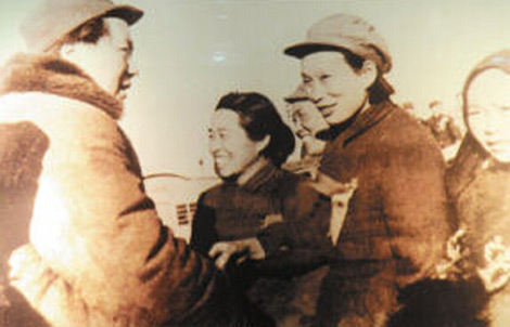 李堅真，1934年初，任中共蘇區中央局婦女部部長，同年2月當選為中華蘇維埃共和國第二屆中央執委會委員。1934年10月參加中央紅軍長征，在第二野戰縱隊司令部民運科任科長，1935年2月調任干部休養連政治指導員。