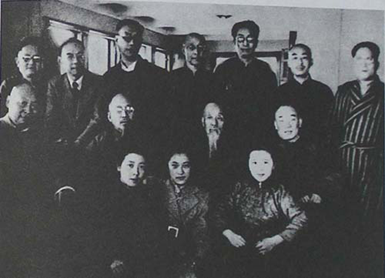 1949年2月，前往解放區的部分民主人士在輪船上合影