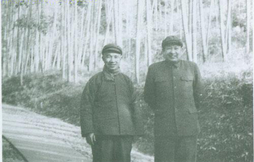 1962年春节，钟期光和粟裕大将在杭州
