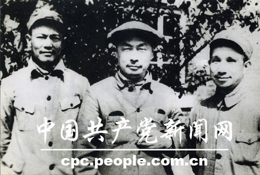 1948年，李先念與陳毅、粟裕在河南濮陽