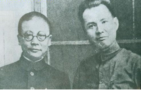 1937年，李克農與葉劍英作為中共代表在西安