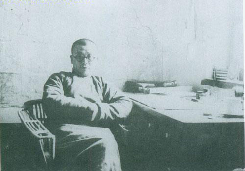 1937年春，李克農在西安七賢庄紅軍聯絡處辦公室
