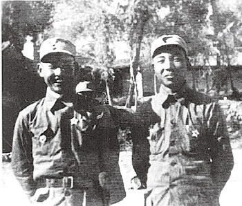 蕭華(右)和陳光於1938年在山東