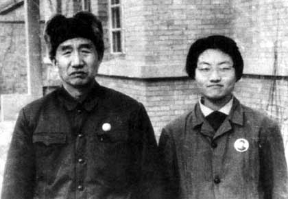 1969年10月，徐向前與女兒徐小濤合影。