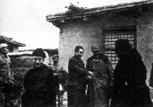 1949年2月21日，毛澤東、周恩來會見傅作義。