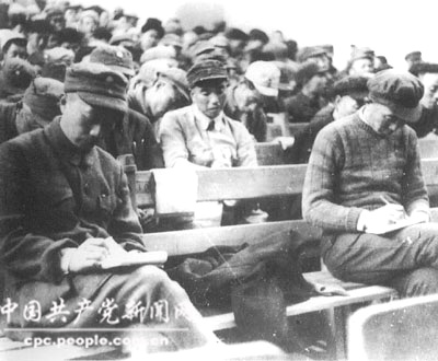 1945年4月，聶榮臻與羅瑞卿、蕭克在七大會場上。