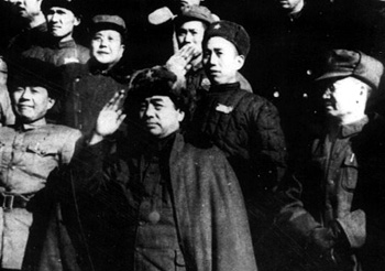 1949年10月20日，西北人民解放军进驻新疆省会迪化（即乌鲁木齐），这是彭德怀司令员在迪化人民热烈欢迎西北人民解放军的大会上。