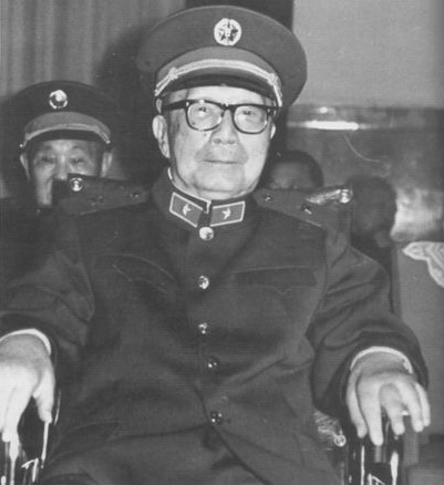 1986年12月，聶榮臻出席軍委擴大會議。