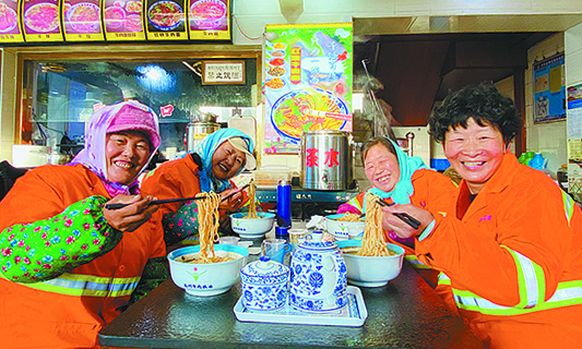 青海省海南州總工會為群眾辦實事——“暖心早餐” 溫暖我們的心