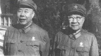 1970年,陈奇涵和张云逸在广东从化