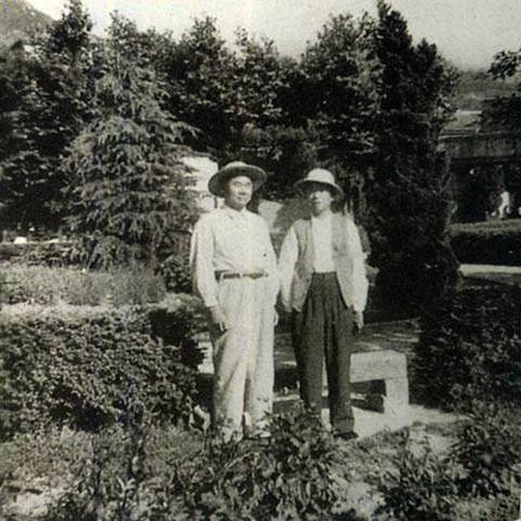 1965年,韩先楚与陈再道(左)在庐山