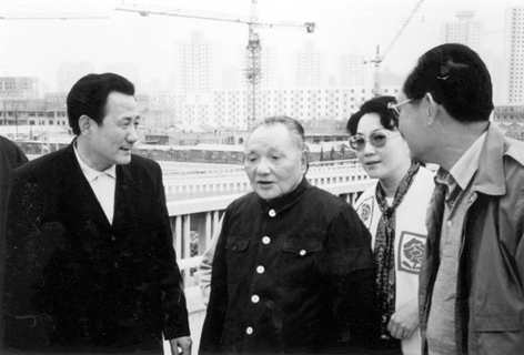 1990年中日经济_1990年在莫斯科参加中美经济体制改革研讨会-李京文 数字托起千秋功...(3)